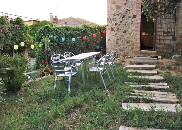 In Catalonia Near Cala Pedrosa ז'ירונה