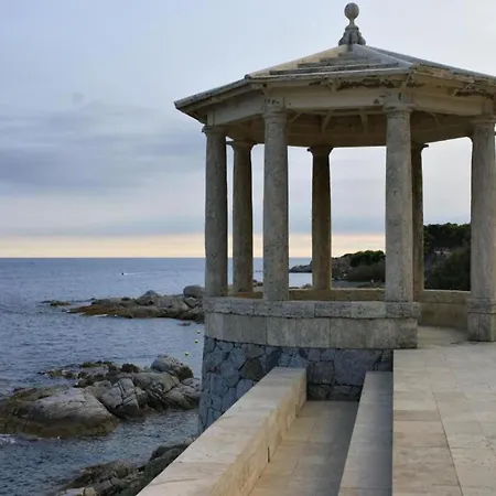 Сasa de vacaciones In Catalonia Near Cala Pedrosa *