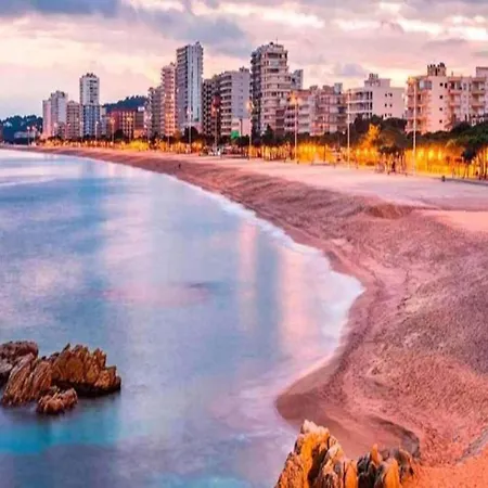 In Catalonia Near Cala Pedrosa Будинок відпочинку *