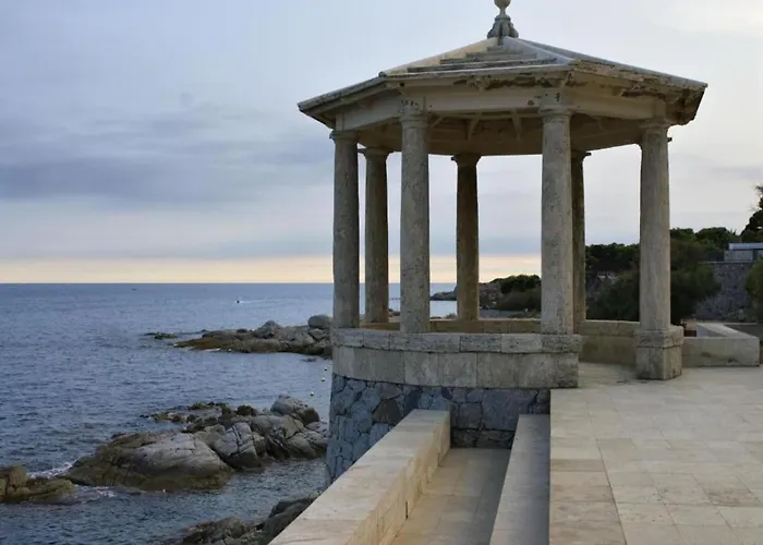 Сasa de vacaciones In Catalonia Near Cala Pedrosa *