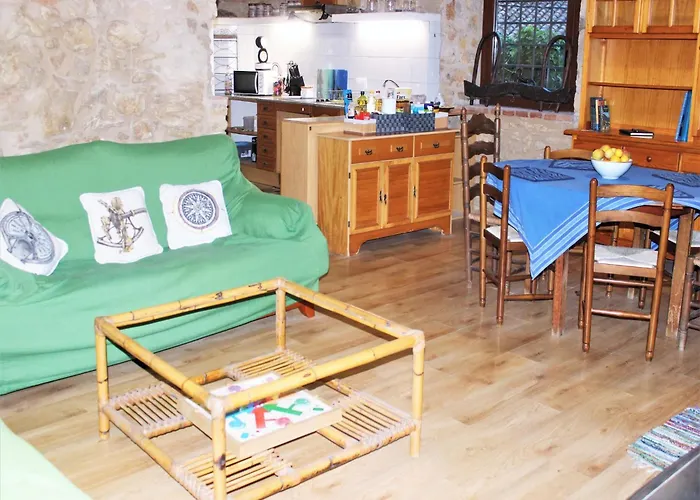 Сasa de vacaciones In Catalonia Near Cala Pedrosa Gerona